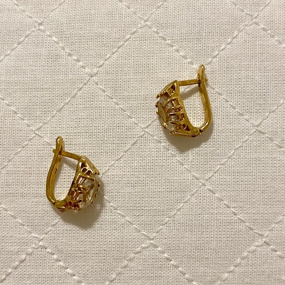 Gold Tone Earrings - Picture 5 of 6